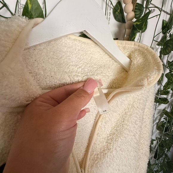 Skims Cozy Knit Pullover - Picture 7 of 10